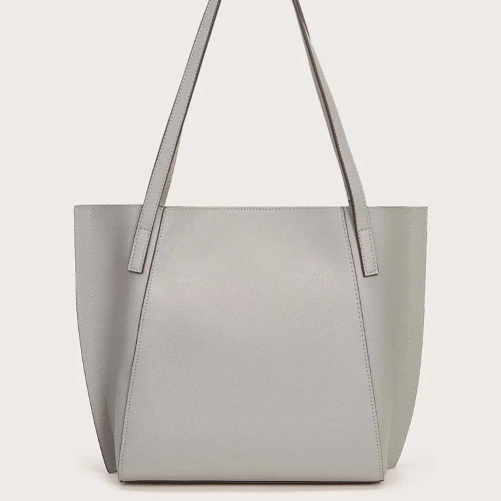 🆕LAST ONE!🛍Grey Vegan Leather Studded Tote - Picture 4 of 5